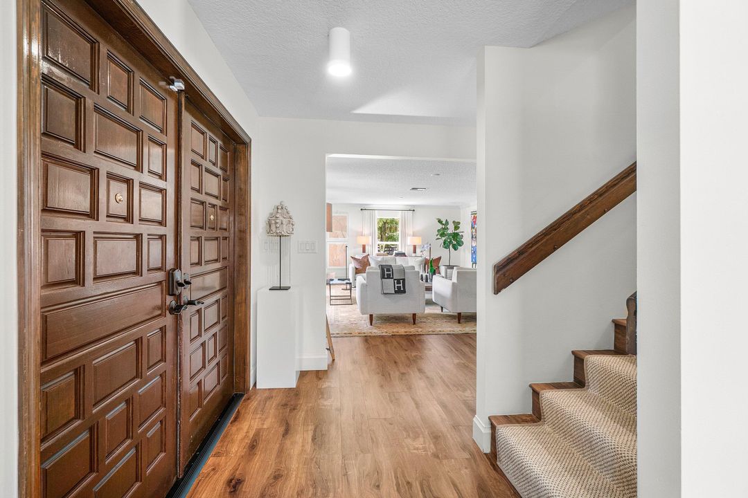 En Venta: $1,995,000 (5 camas, 3 baños, 2860 Pies cuadrados)