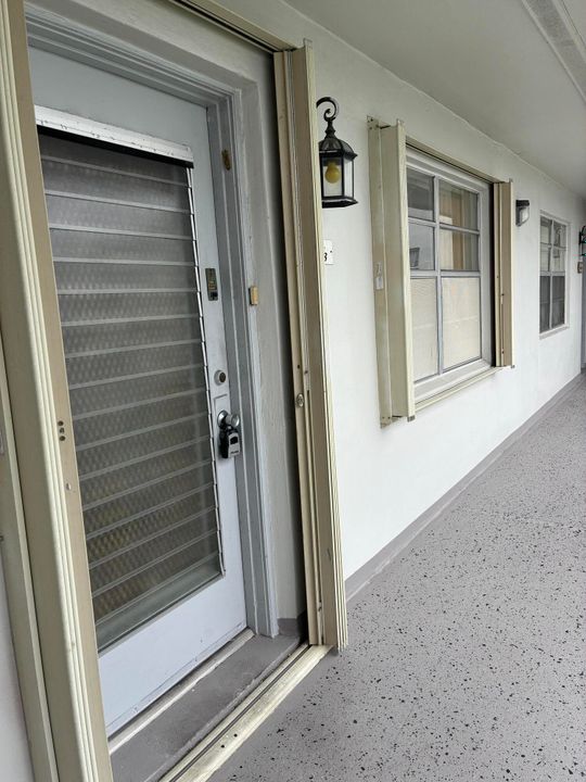 待售: $85,000 (2 贝兹, 2 浴室, 902 平方英尺)