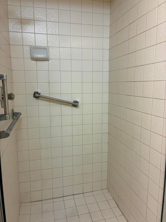 待售: $85,000 (2 贝兹, 2 浴室, 902 平方英尺)