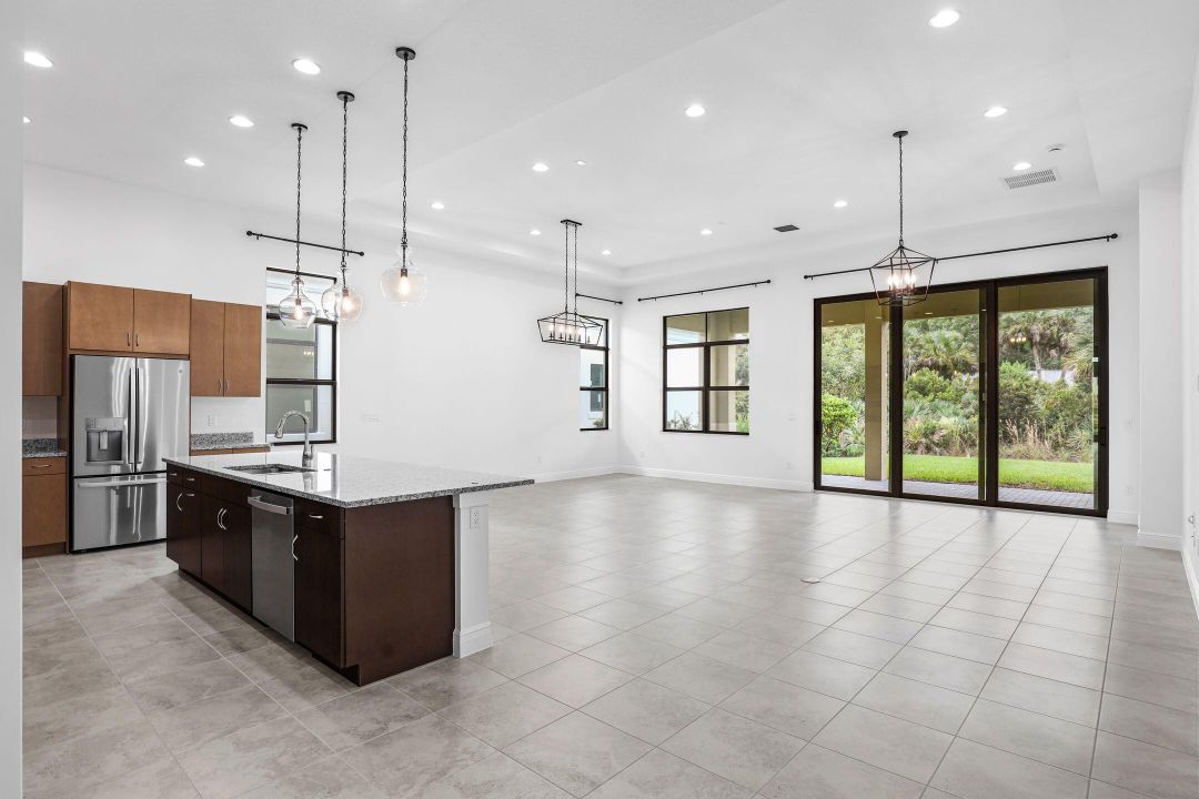 En Renta: $8,500 (4 camas, 3 baños, 2917 Pies cuadrados)