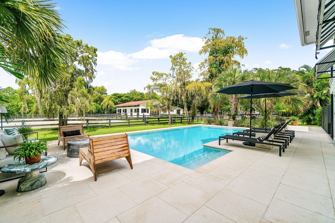 En Venta: $1,995,000 (5 camas, 3 baños, 2860 Pies cuadrados)