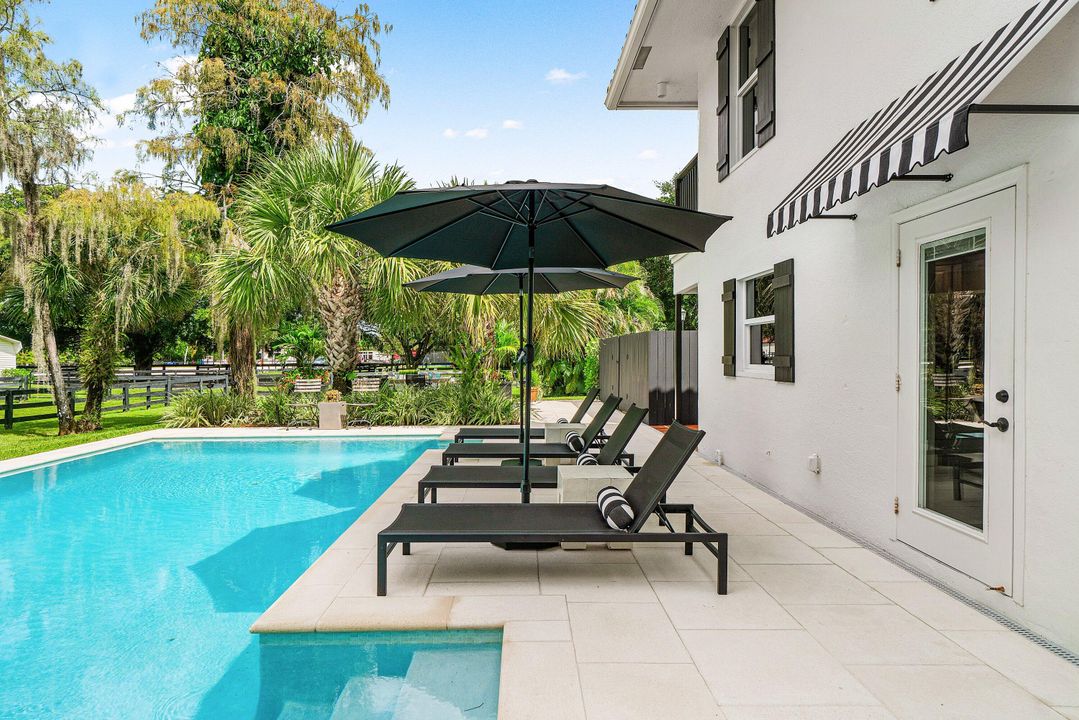 En Venta: $1,995,000 (5 camas, 3 baños, 2860 Pies cuadrados)