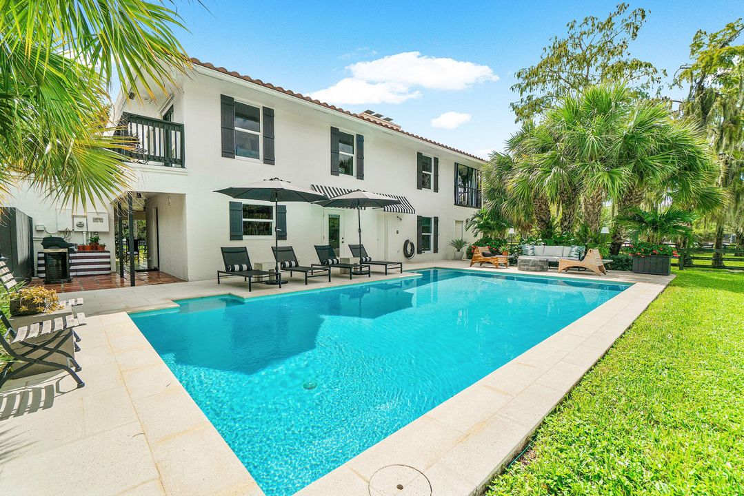 En Venta: $1,995,000 (5 camas, 3 baños, 2860 Pies cuadrados)