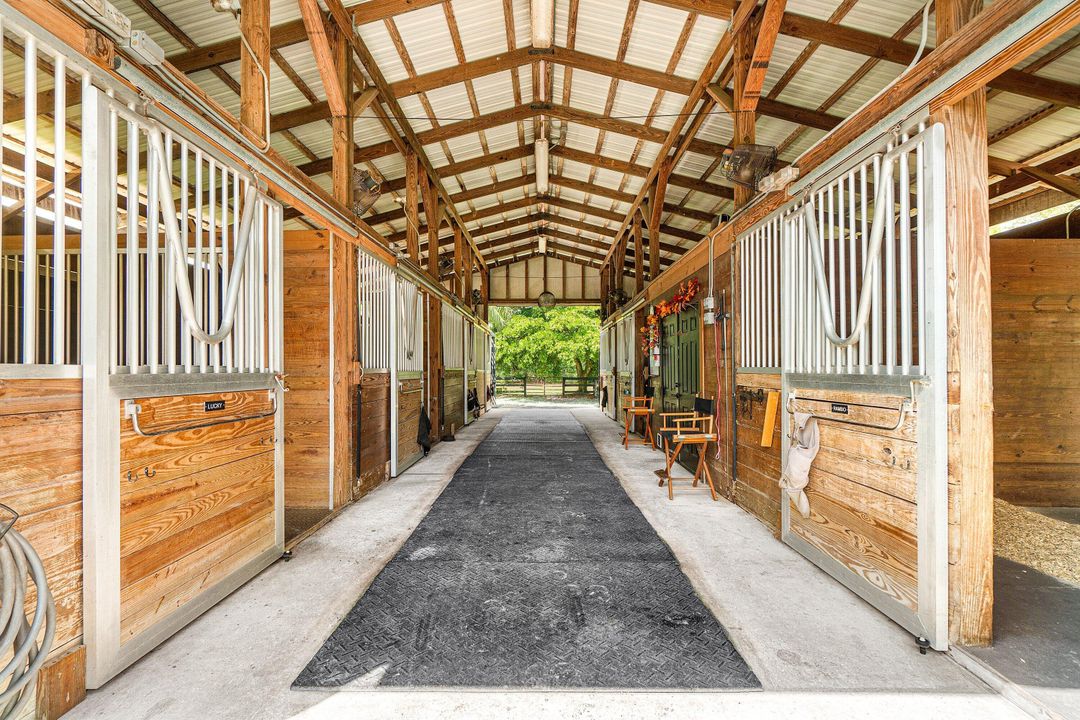 En Venta: $1,995,000 (5 camas, 3 baños, 2860 Pies cuadrados)