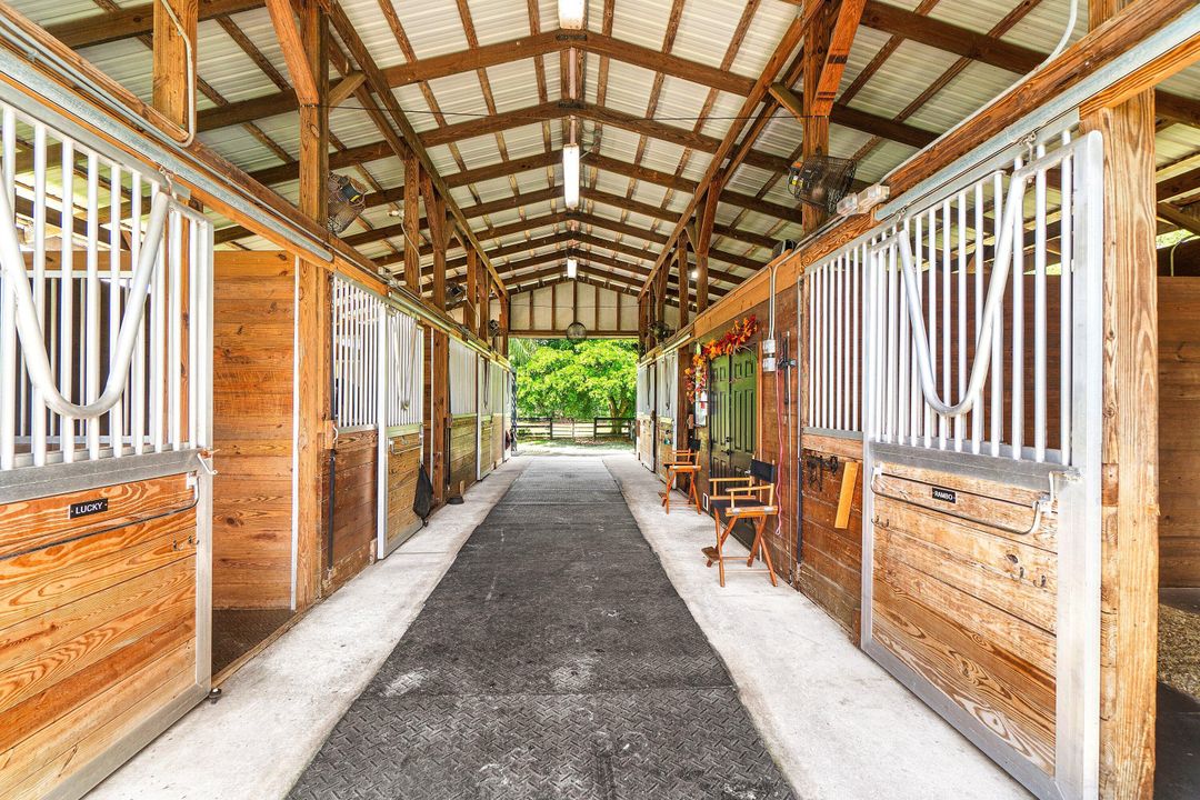 En Venta: $1,995,000 (5 camas, 3 baños, 2860 Pies cuadrados)