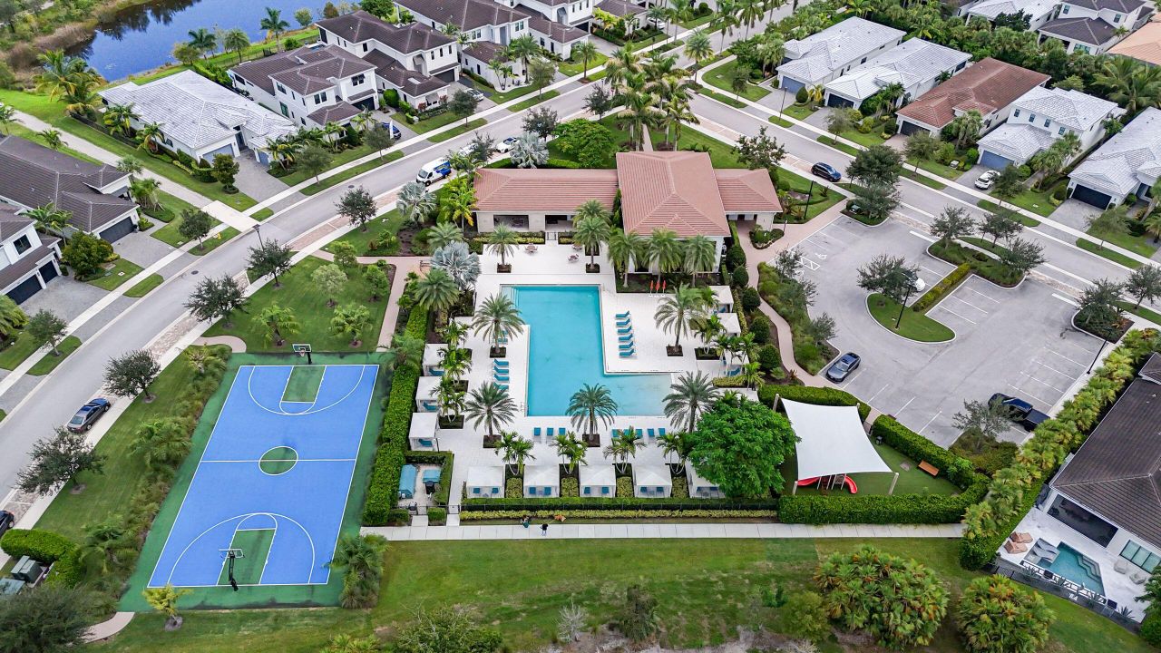 En Renta: $8,500 (4 camas, 3 baños, 2917 Pies cuadrados)