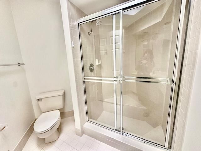 合同活跃: $3,300 (3 贝兹, 2 浴室, 1617 平方英尺)