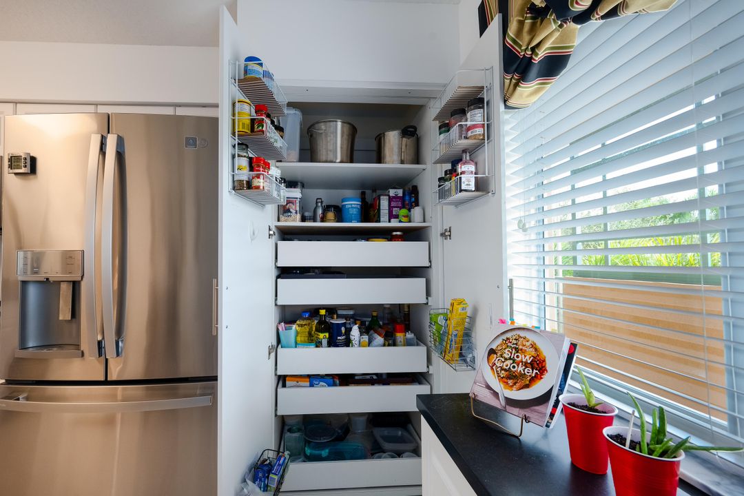 Active With Contract: $249,900 (3 beds, 2 baths, 1869 Square Feet)