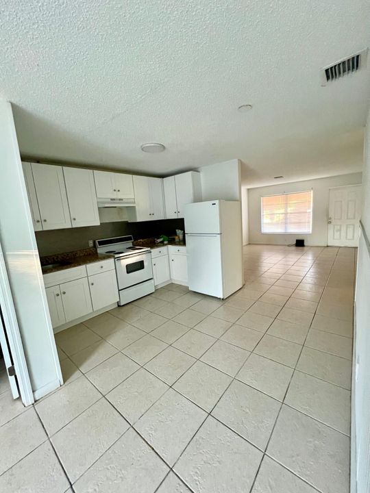 Active With Contract: $549,000 (0 beds, 0 baths, 2262 Square Feet)