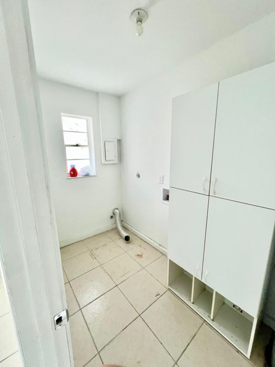 Active With Contract: $549,000 (0 beds, 0 baths, 2262 Square Feet)