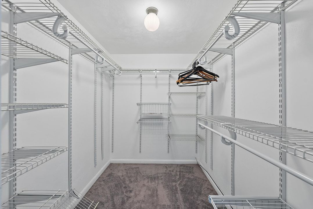 待售: $255,000 (2 贝兹, 2 浴室, 886 平方英尺)