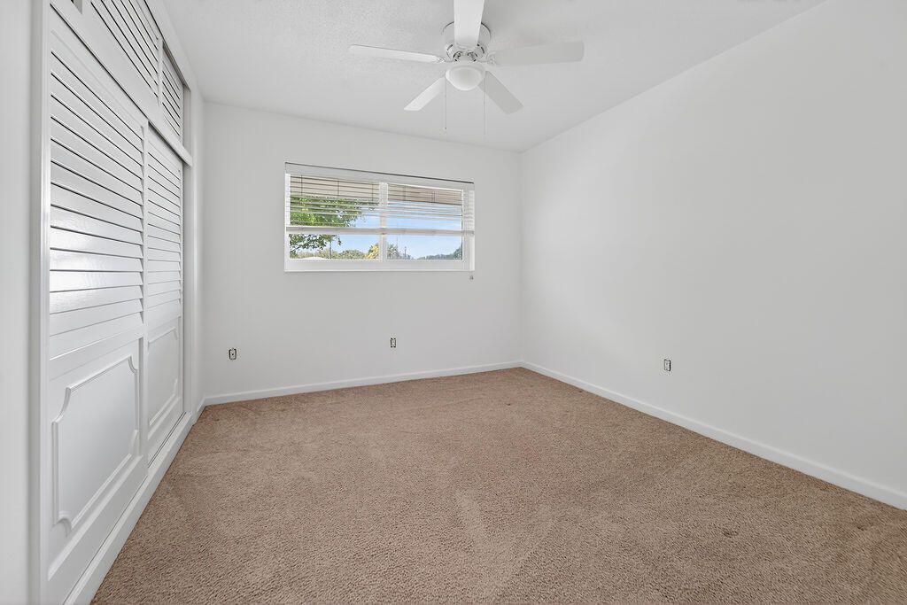 For Sale: $215,000 (2 beds, 2 baths, 717 Square Feet)