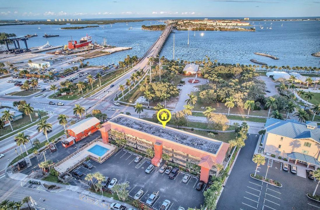 На продажу: $252,500 (2 спален, 2 ванн, 936 Квадратных фут)