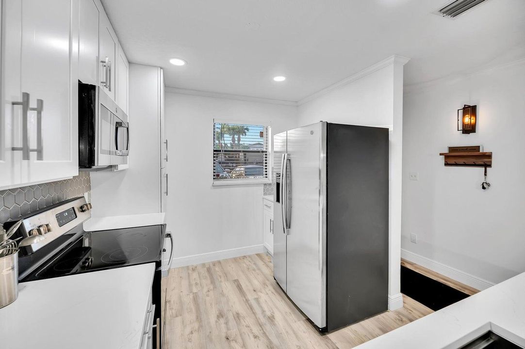 На продажу: $252,500 (2 спален, 2 ванн, 936 Квадратных фут)