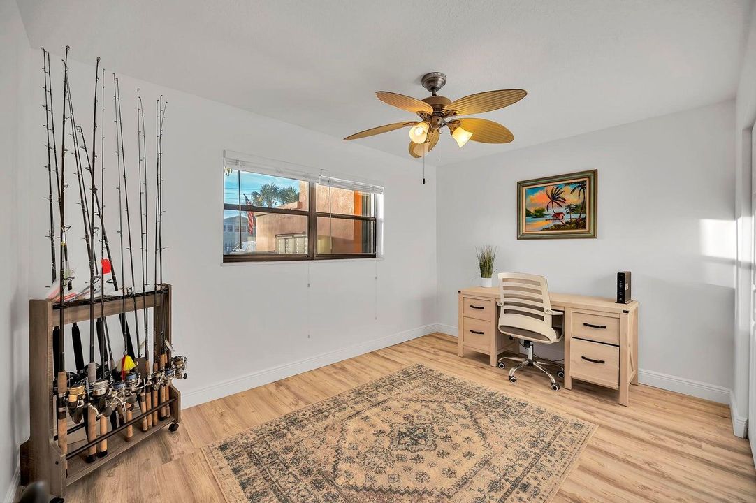 На продажу: $252,500 (2 спален, 2 ванн, 936 Квадратных фут)