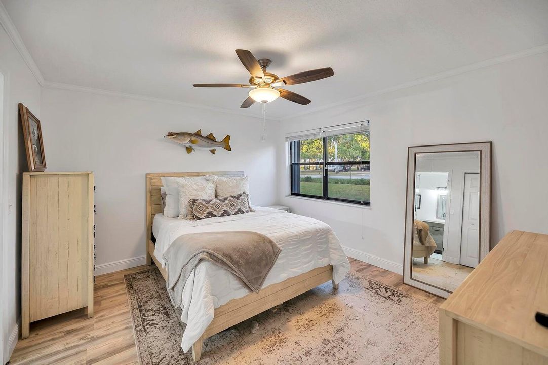 На продажу: $252,500 (2 спален, 2 ванн, 936 Квадратных фут)