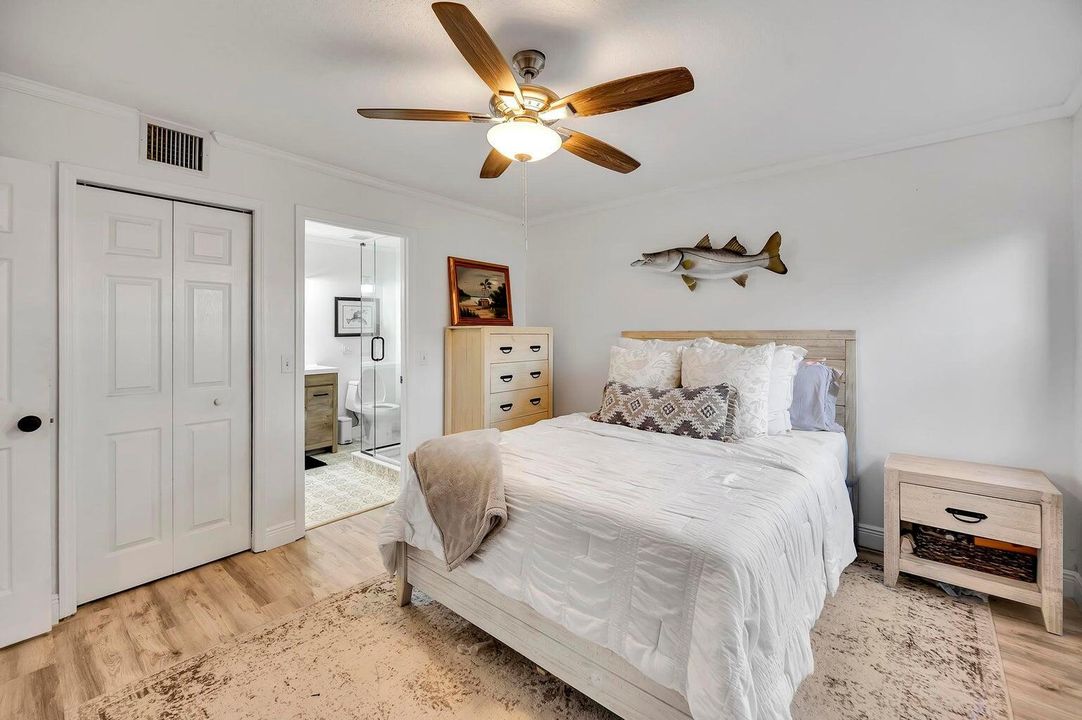 На продажу: $252,500 (2 спален, 2 ванн, 936 Квадратных фут)