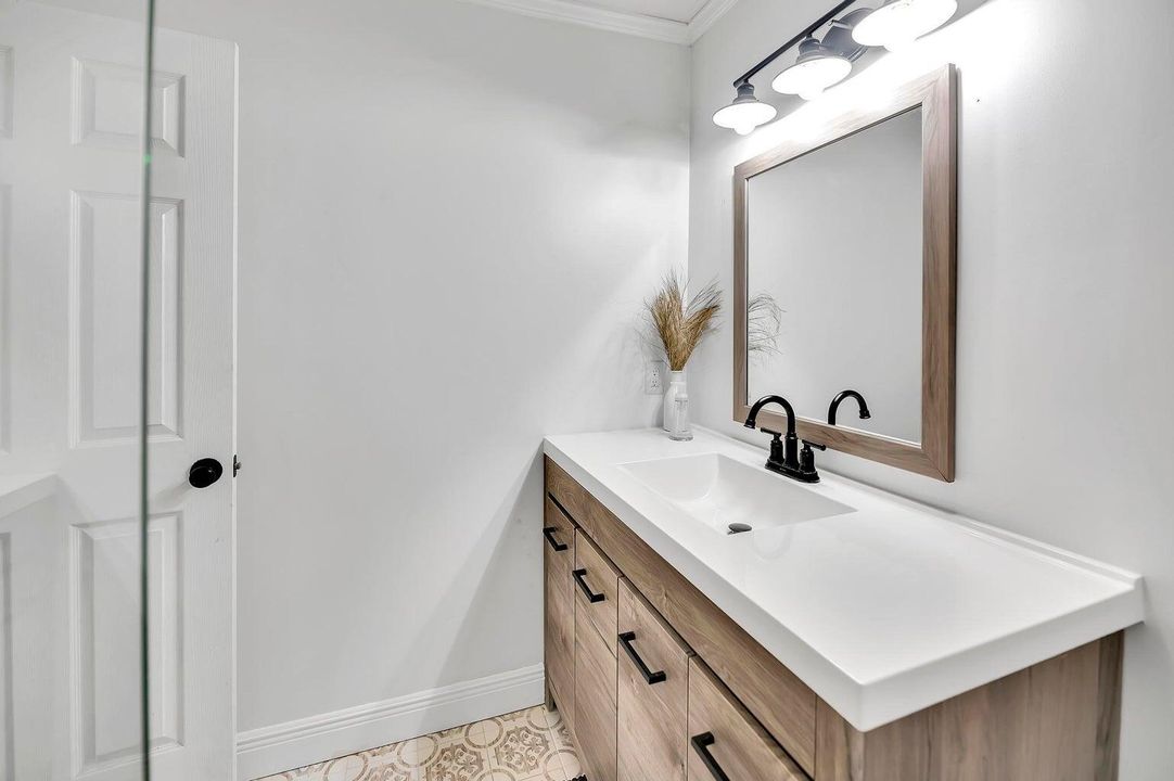 На продажу: $252,500 (2 спален, 2 ванн, 936 Квадратных фут)