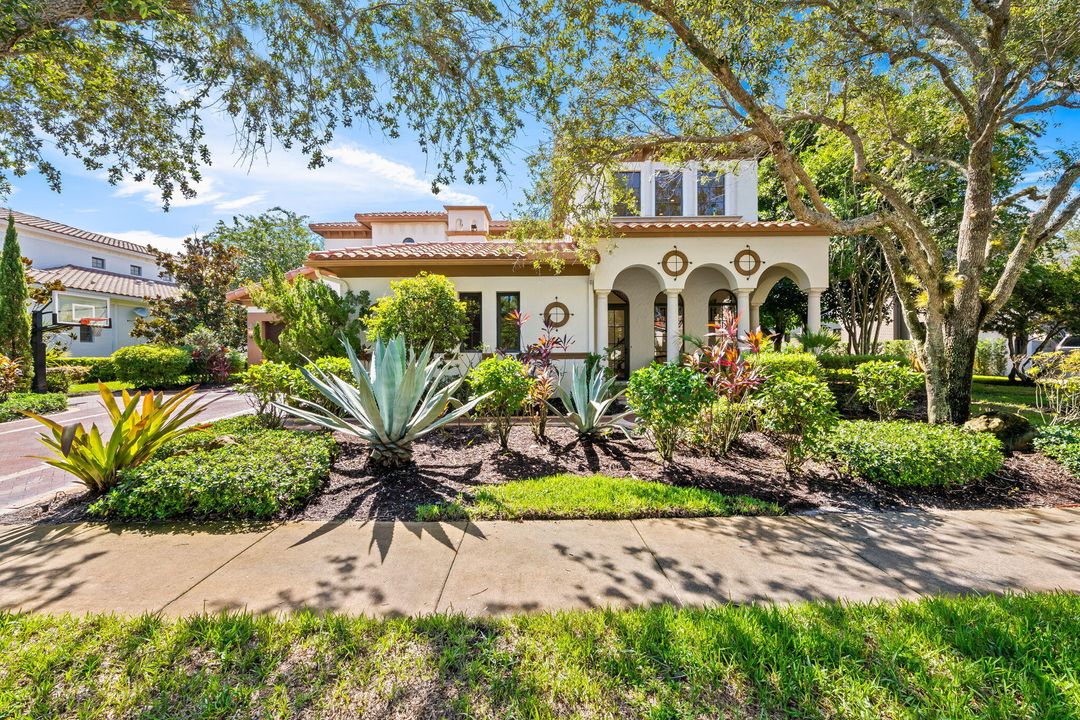 For Rent: $10,000 (5 beds, 4 baths, 4592 Square Feet)