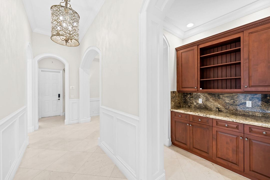 For Rent: $10,000 (5 beds, 4 baths, 4592 Square Feet)