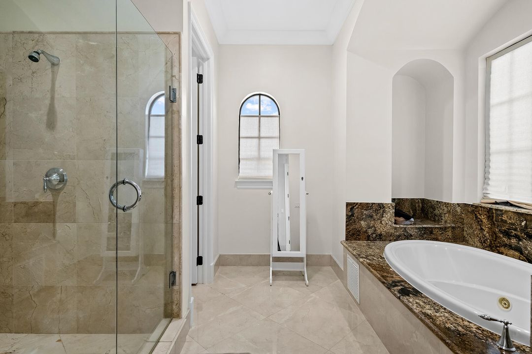 For Rent: $10,000 (5 beds, 4 baths, 4592 Square Feet)