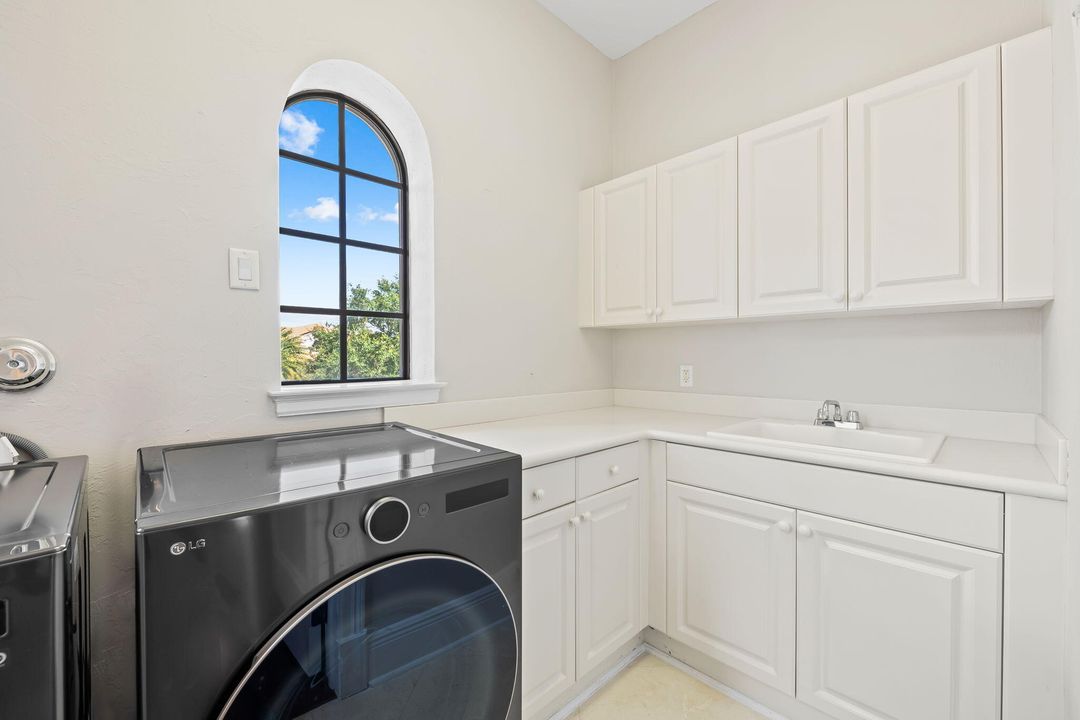 For Rent: $10,000 (5 beds, 4 baths, 4592 Square Feet)