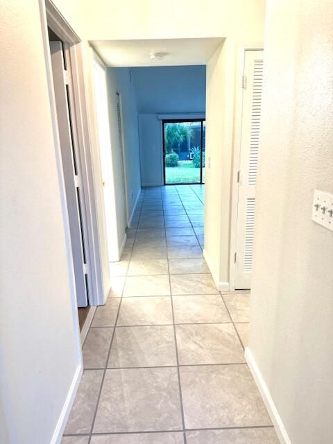 For Rent: $1,850 (2 beds, 2 baths, 921 Square Feet)