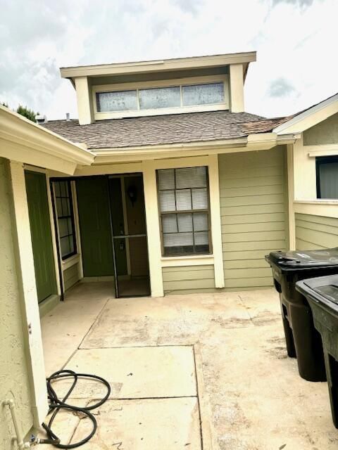 For Rent: $1,850 (2 beds, 2 baths, 921 Square Feet)