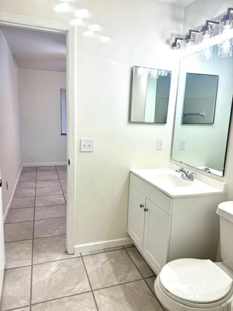 For Rent: $1,850 (2 beds, 2 baths, 921 Square Feet)