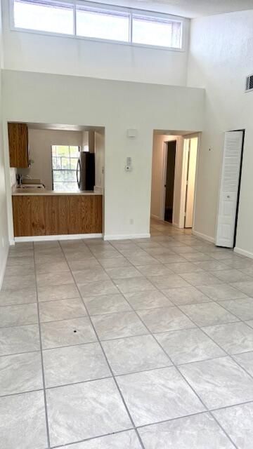 For Rent: $1,850 (2 beds, 2 baths, 921 Square Feet)