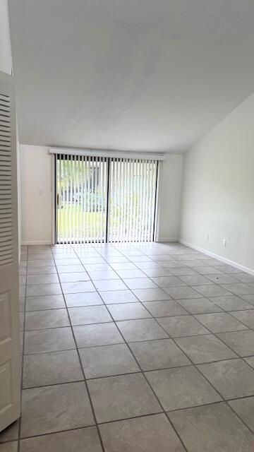 For Rent: $1,850 (2 beds, 2 baths, 921 Square Feet)