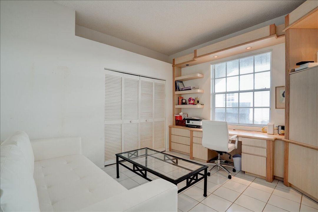 На продажу: $169,000 (3 спален, 2 ванн, 1807 Квадратных фут)