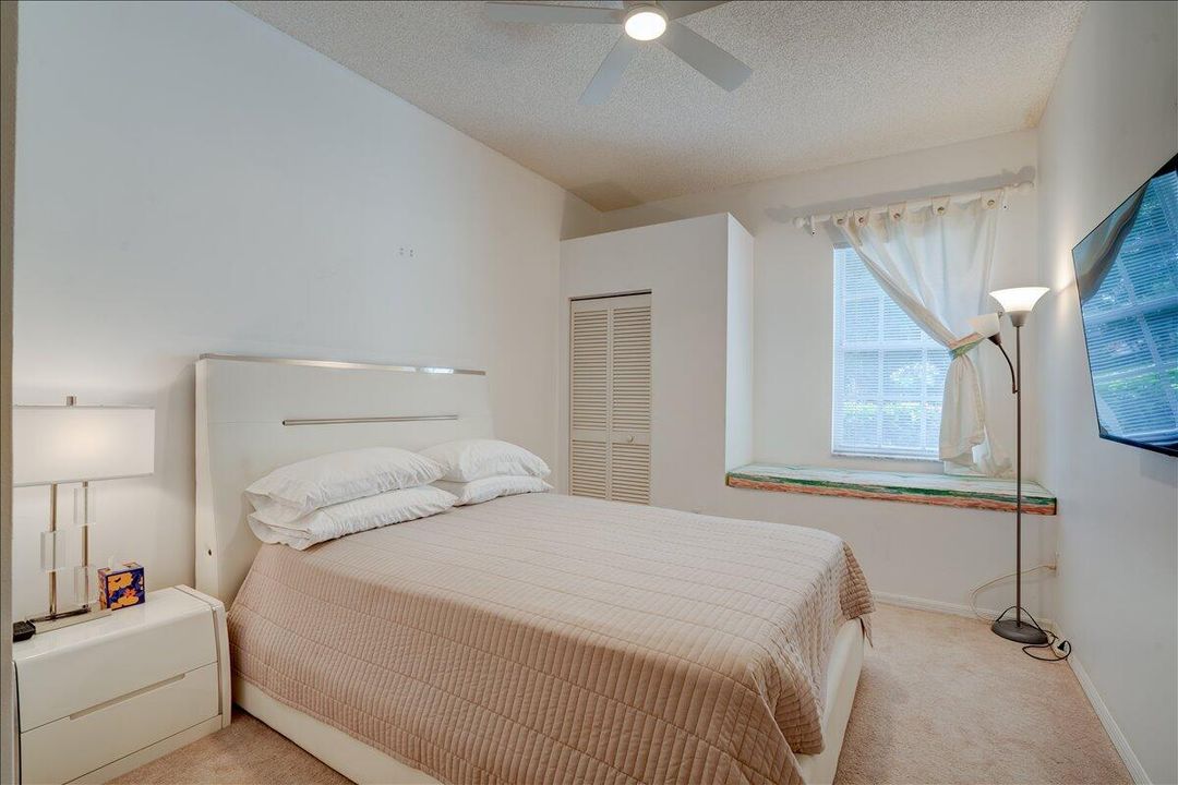 На продажу: $169,000 (3 спален, 2 ванн, 1807 Квадратных фут)