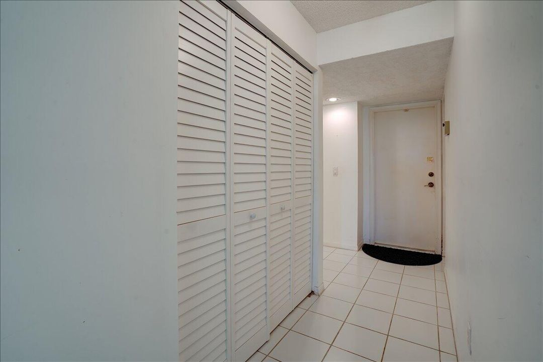 На продажу: $169,000 (3 спален, 2 ванн, 1807 Квадратных фут)