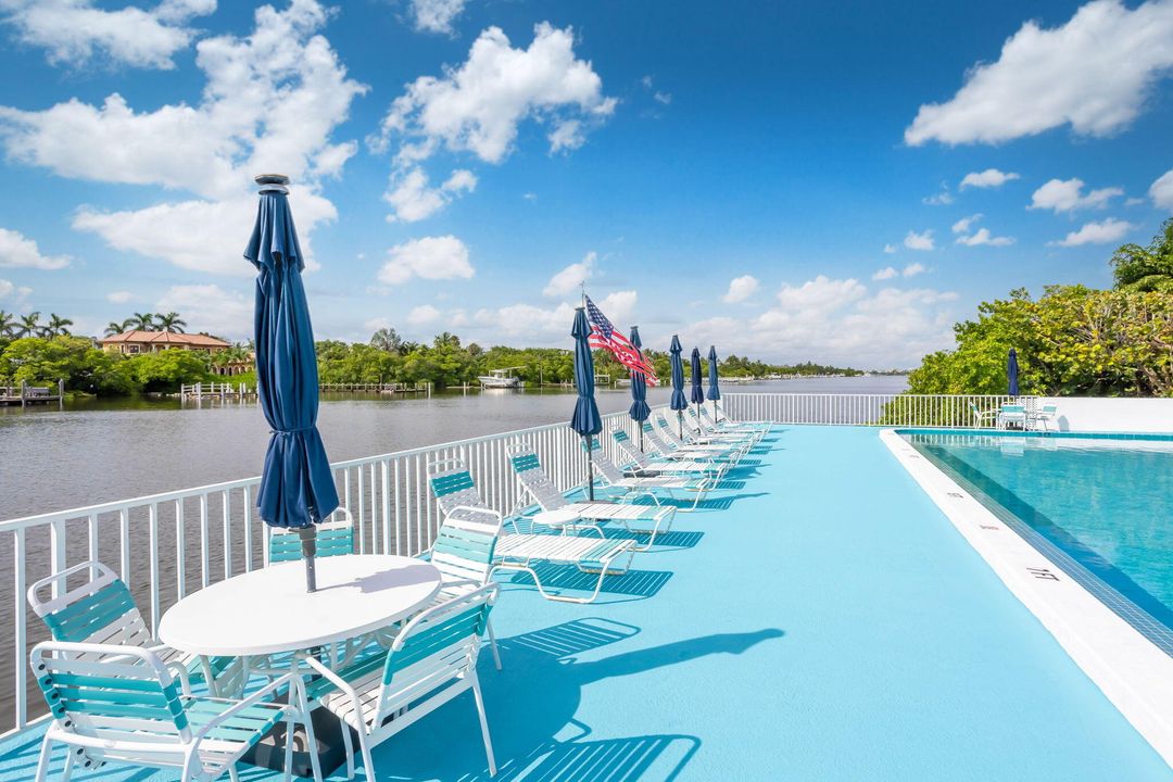 合同活跃: $153,000 (1 贝兹, 1 浴室, 570 平方英尺)