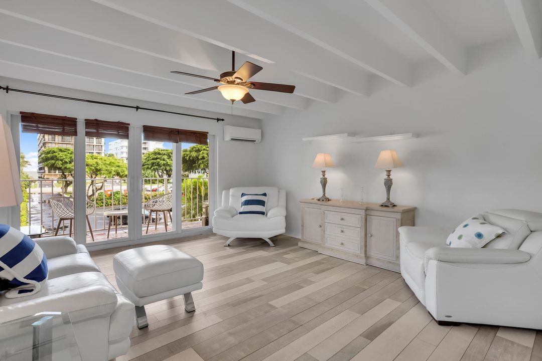 合同活跃: $153,000 (1 贝兹, 1 浴室, 570 平方英尺)