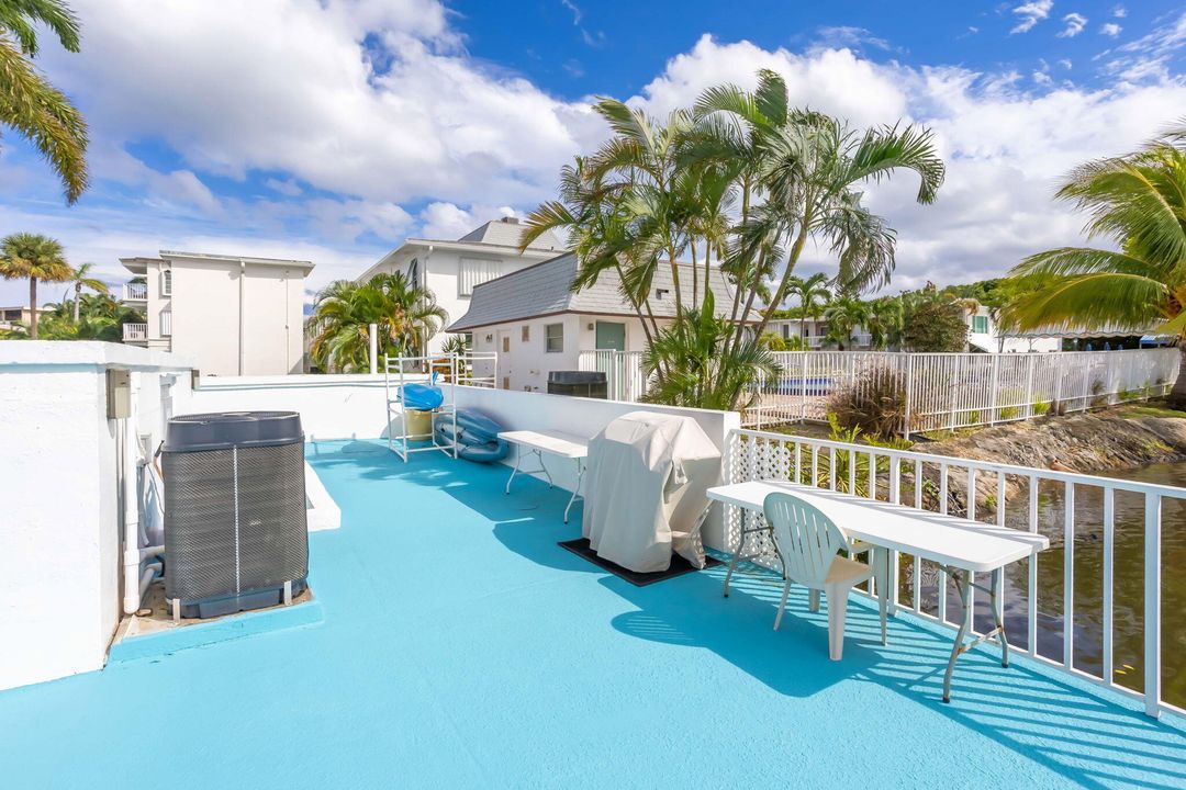 合同活跃: $153,000 (1 贝兹, 1 浴室, 570 平方英尺)