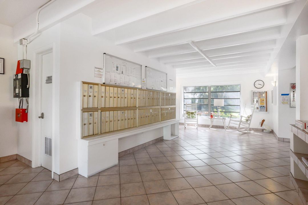 合同活跃: $153,000 (1 贝兹, 1 浴室, 570 平方英尺)