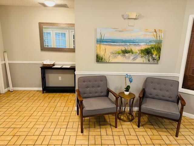 For Rent: $1,850 (2 beds, 2 baths, 921 Square Feet)