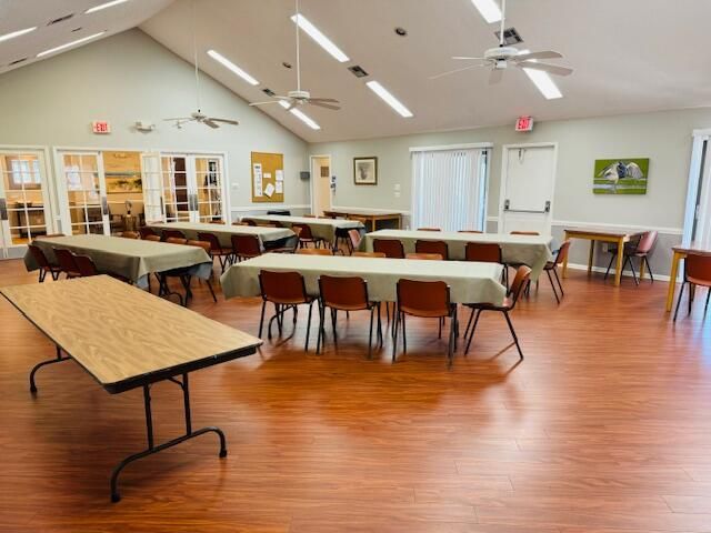 For Rent: $1,850 (2 beds, 2 baths, 921 Square Feet)