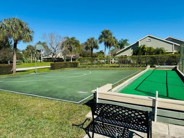 For Rent: $1,850 (2 beds, 2 baths, 921 Square Feet)