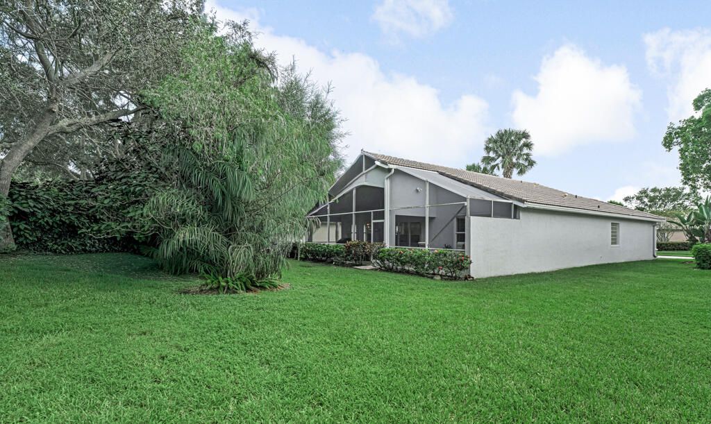 Active With Contract: $428,000 (3 beds, 2 baths, 1800 Square Feet)