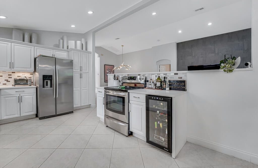 Active With Contract: $428,000 (3 beds, 2 baths, 1800 Square Feet)