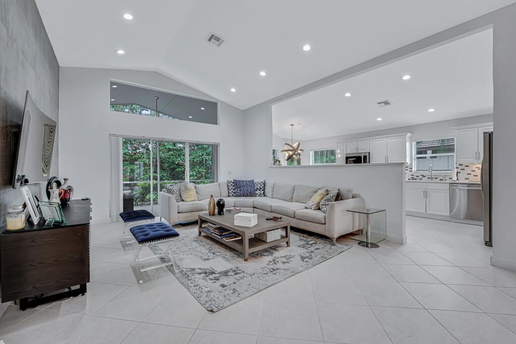 Active With Contract: $428,000 (3 beds, 2 baths, 1800 Square Feet)