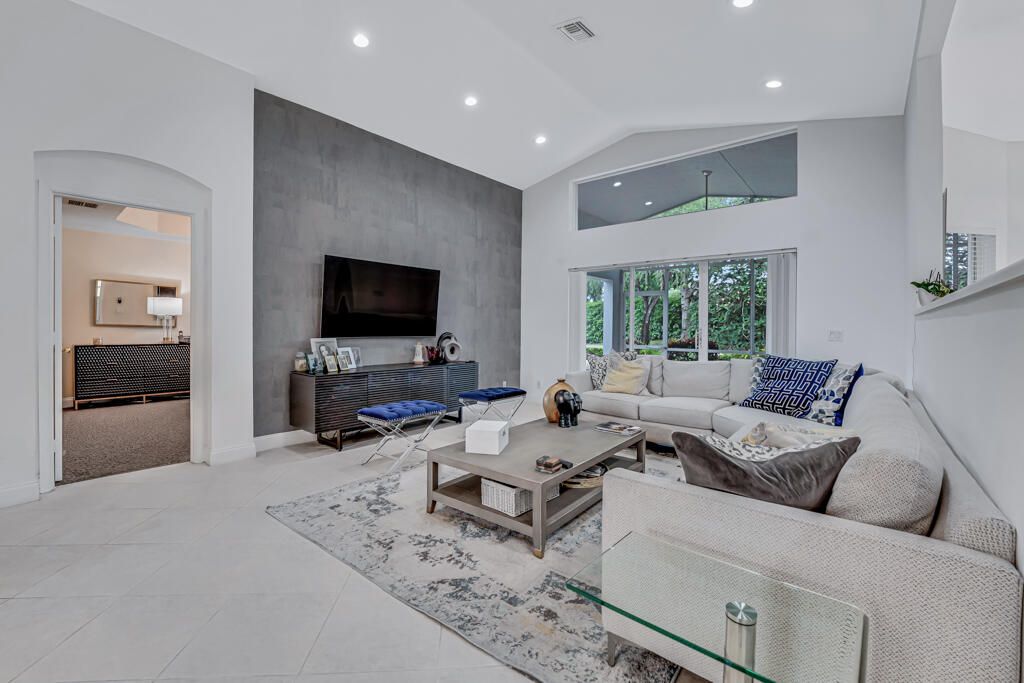 Active With Contract: $428,000 (3 beds, 2 baths, 1800 Square Feet)