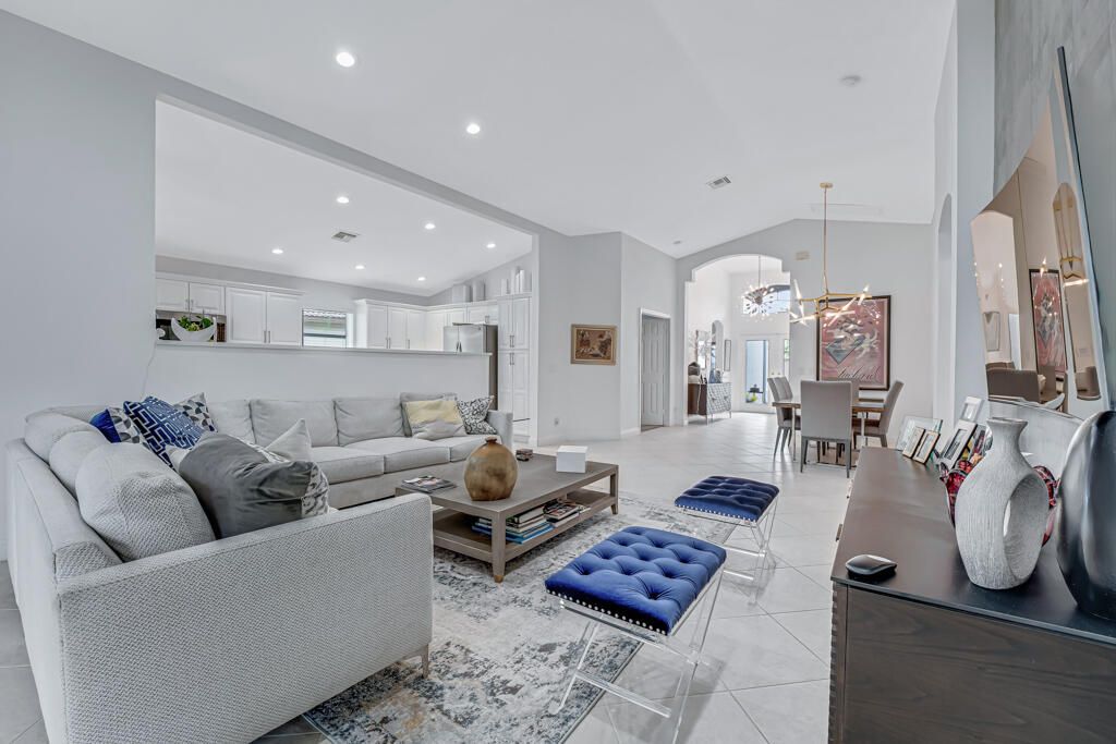Active With Contract: $428,000 (3 beds, 2 baths, 1800 Square Feet)