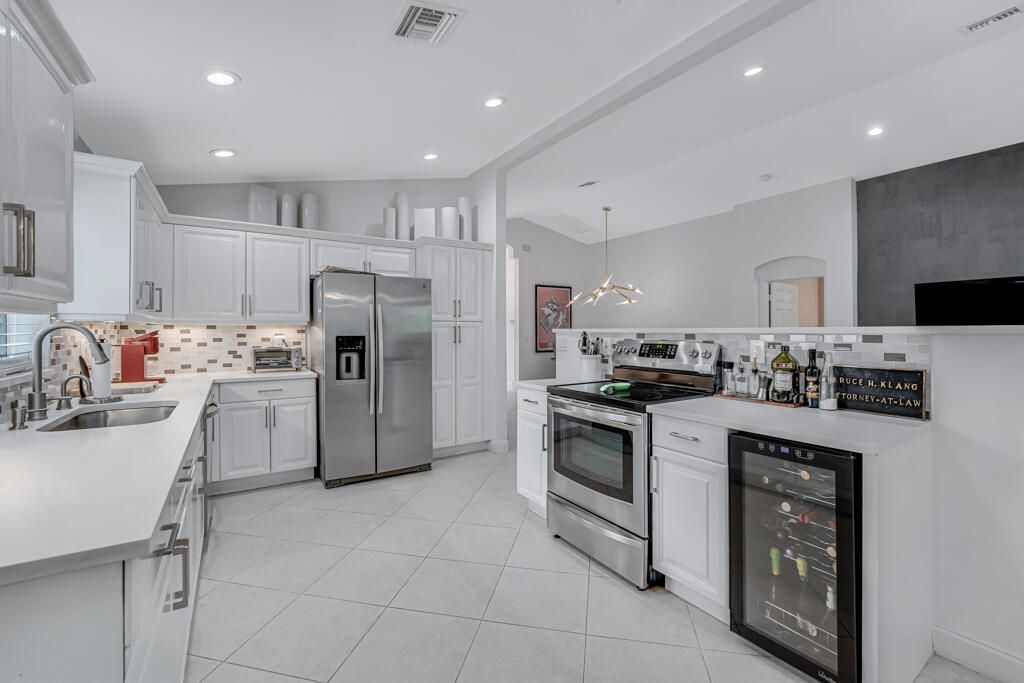 Active With Contract: $428,000 (3 beds, 2 baths, 1800 Square Feet)