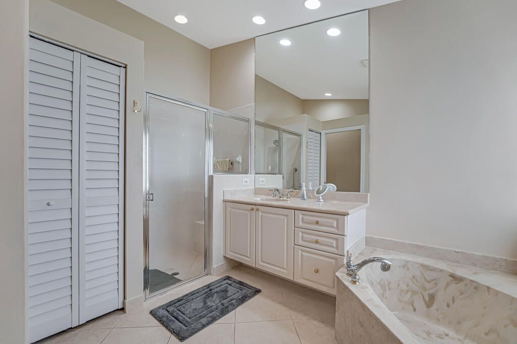 Active With Contract: $428,000 (3 beds, 2 baths, 1800 Square Feet)