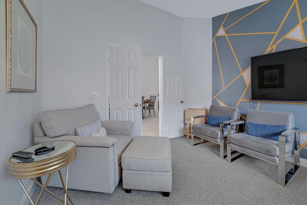 Active With Contract: $428,000 (3 beds, 2 baths, 1800 Square Feet)