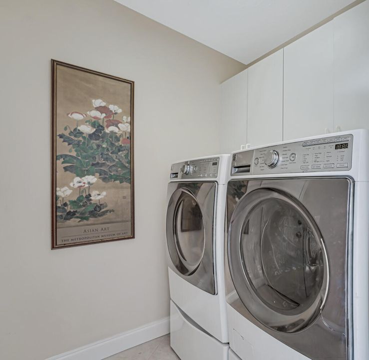 Active With Contract: $428,000 (3 beds, 2 baths, 1800 Square Feet)